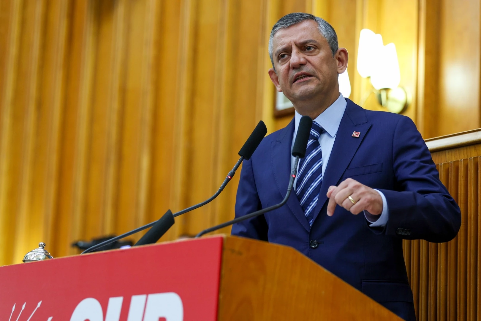 Özel